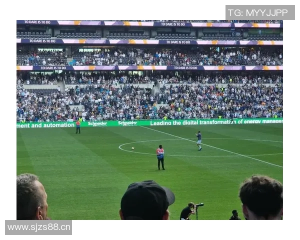 突发！凯恩宣布将离队，球迷不舍告别